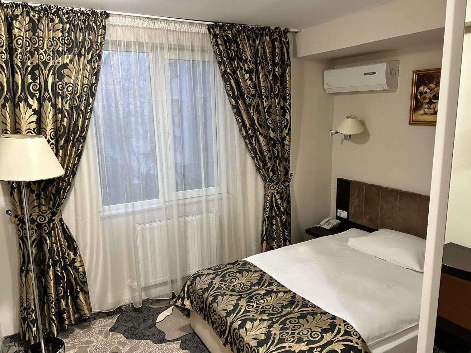 Hotel Bistrita Bacău Exteriér fotografie